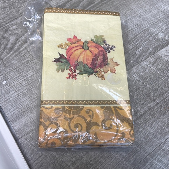 NWT Thanksgiving Paper Goods Bundle - Picture 15 of 16